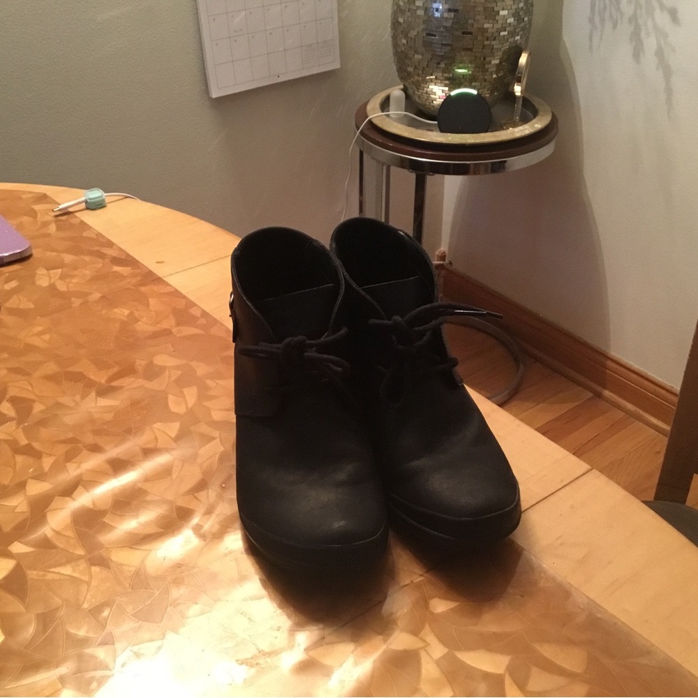Merrell Women's Black Ankle Boots - Picture 3 of 7